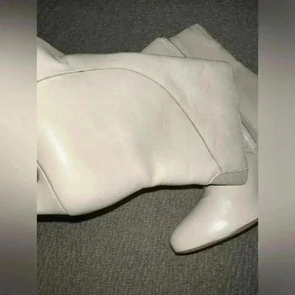 Cream Heeled Booties size 6.5 - Picture 7 of 7